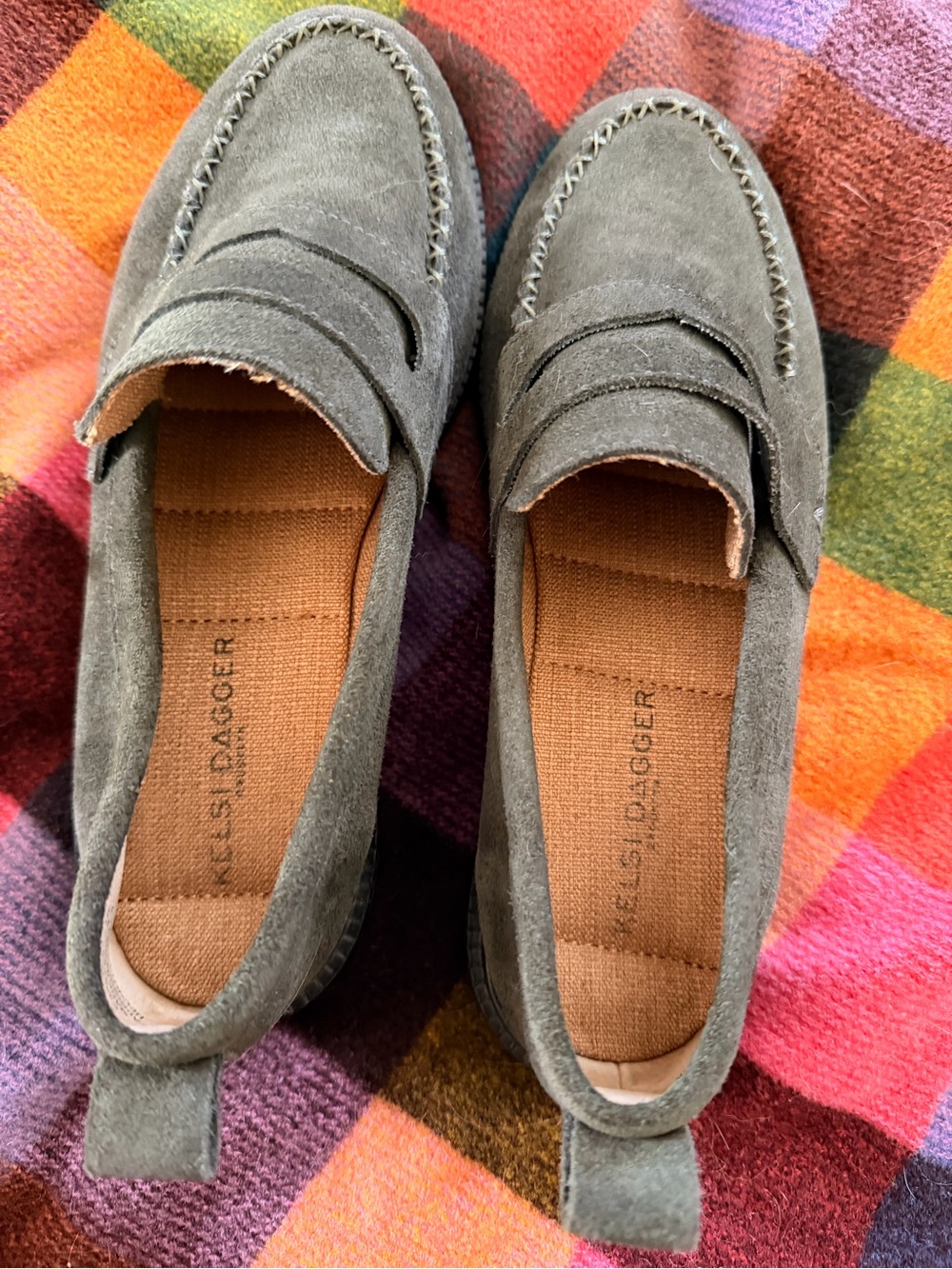 Trendy Kelsi dagger Olive/grey Suede Penny Loafers